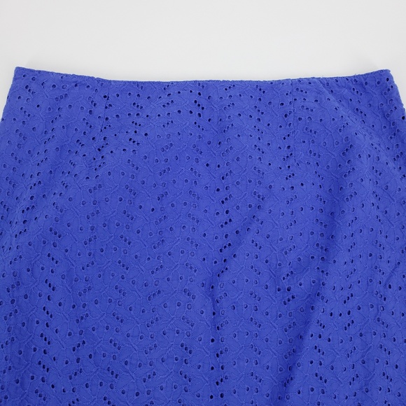 L.L. Bean Favorite Fit Eyelet Skirt Sz 12 - Picture 2 of 8